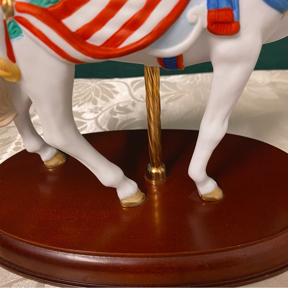 Lenox 1991 Pride of America USA Flag Porcelain Carousel Horse - Picture 3 of 5